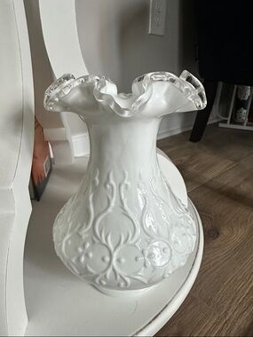 Vintage Fenton Vase Milk Glass Spanish Lace Silvercrest Edge